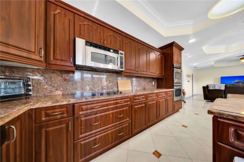 Villa ou maison à louer à Islamorada, Village of Islands, Floride: 5 chambres, 271.46 m2 № 2422005 - photo 24