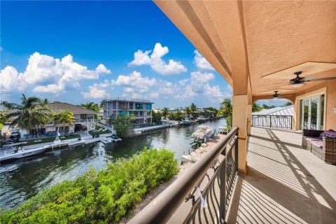 Villa ou maison à Islamorada, Village of Islands, Floride 5 chambres, 271.46 m2 № 2422005