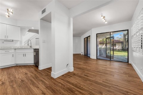 Touwnhouse à vendre à Plantation, Floride: 2 chambres, 110.46 m2 № 2263995 - photo 9