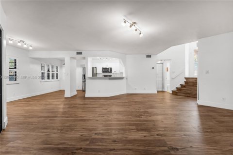 Touwnhouse à vendre à Plantation, Floride: 2 chambres, 110.46 m2 № 2263995 - photo 12