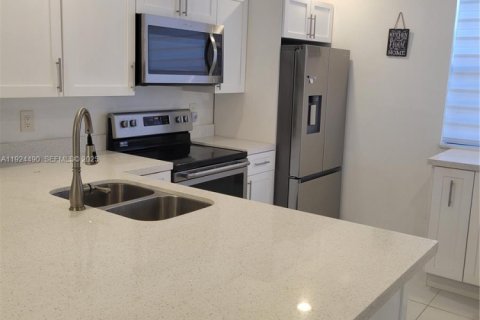 Condo in Homestead, Florida, 2 bedrooms  № 1989926 - photo 4