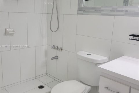 Condo in Homestead, Florida, 2 bedrooms  № 1989926 - photo 7