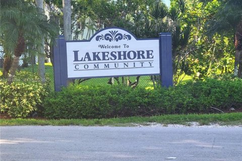 Condo in Homestead, Florida, 2 bedrooms  № 1989926 - photo 12