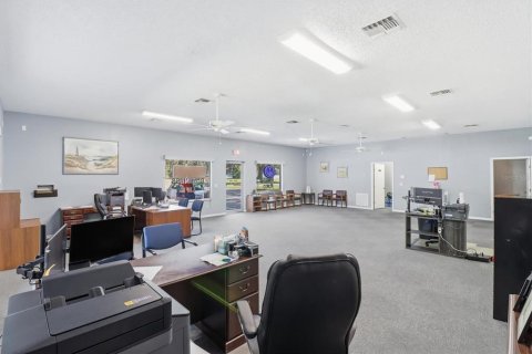 Commercial property in Lake Panasoffkee, Florida 125.42 sq.m. № 2212565 - photo 16