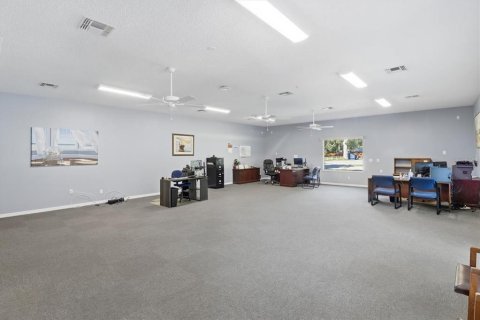Commercial property in Lake Panasoffkee, Florida 125.42 sq.m. № 2212565 - photo 13