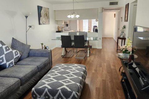 Condominio en venta en Coconut Creek, Florida, 3 dormitorios, 97.36 m2 № 2250325 - foto 6