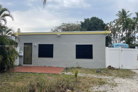 House in Hollywood, Florida 2 bedrooms, 90.3 sq.m. № 1712709 - photo 1