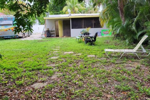 House in Hollywood, Florida 2 bedrooms, 90.3 sq.m. № 1712709 - photo 9