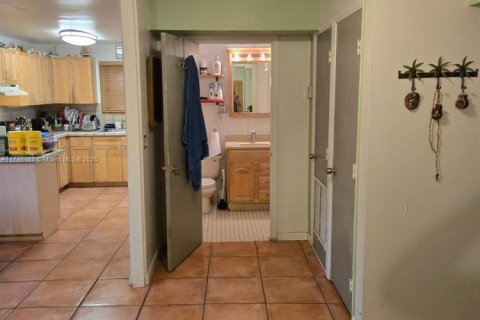 House in Hollywood, Florida 2 bedrooms, 90.3 sq.m. № 1712709 - photo 10