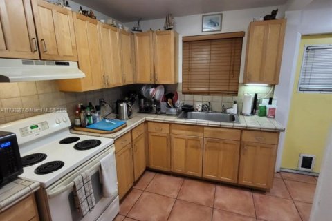 House in Hollywood, Florida 2 bedrooms, 90.3 sq.m. № 1712709 - photo 5