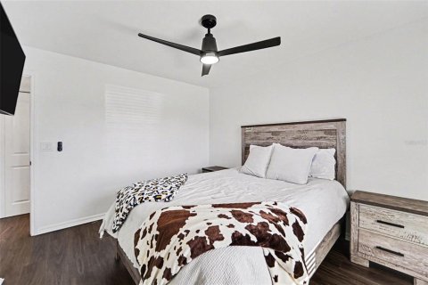 Condo in New Port Richey, Florida, 2 bedrooms № 2094100 - photo 15