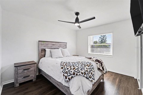 Condo in New Port Richey, Florida, 2 bedrooms № 2094100 - photo 14