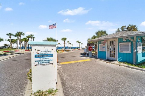Condo in New Port Richey, Florida, 2 bedrooms № 2094100 - photo 28