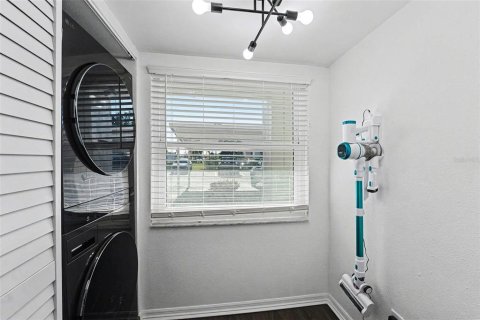 Condo in New Port Richey, Florida, 2 bedrooms № 2094100 - photo 18