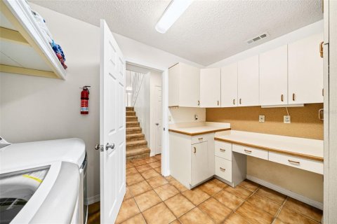 House in Indialantic, Florida 5 bedrooms, 359.35 sq.m. № 1849891 - photo 23