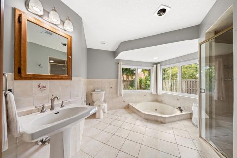 House in Indialantic, Florida 5 bedrooms, 359.35 sq.m. № 1849891 - photo 29