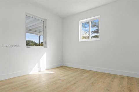 Купить виллу или дом в Майами, Флорида 4 спальни, 79.06м2, № 2033482 - фото 12