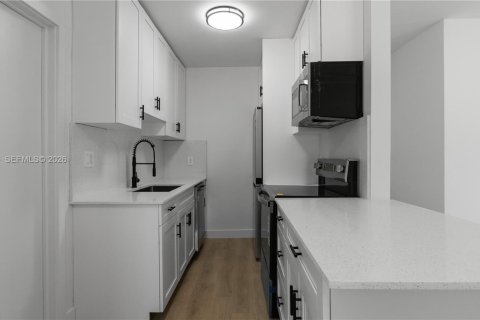 Купить виллу или дом в Майами, Флорида 4 спальни, 79.06м2, № 2033482 - фото 7