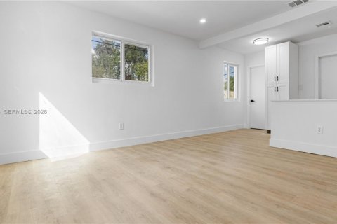 Купить виллу или дом в Майами, Флорида 4 спальни, 79.06м2, № 2033482 - фото 11