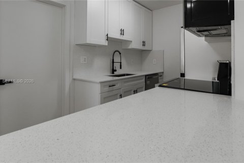 Купить виллу или дом в Майами, Флорида 4 спальни, 79.06м2, № 2033482 - фото 9