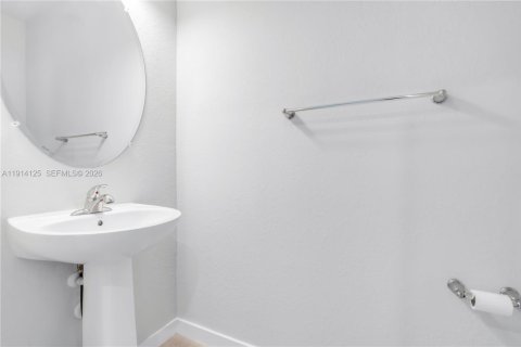 Купить таунхаус в Флорида-Сити, Флорида 3 спальни, 159.33м2, № 1969599 - фото 10