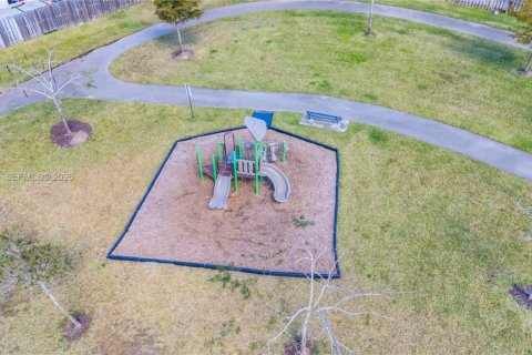 Купить таунхаус в Флорида-Сити, Флорида 3 спальни, 159.33м2, № 1969599 - фото 21