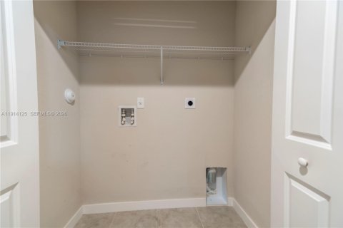 Купить таунхаус в Флорида-Сити, Флорида 3 спальни, 159.33м2, № 1969599 - фото 20