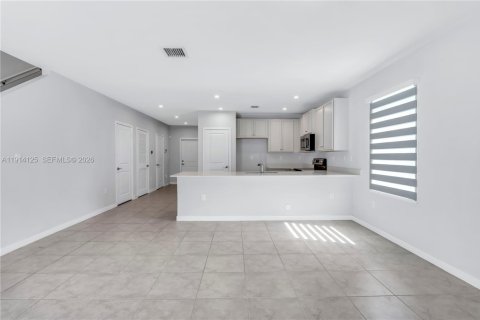 Купить таунхаус в Флорида-Сити, Флорида 3 спальни, 159.33м2, № 1969599 - фото 8