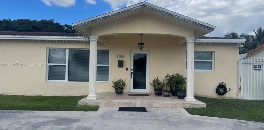 Casa en Miami, Florida 3 dormitorios, 141.4 m2 № 1929498