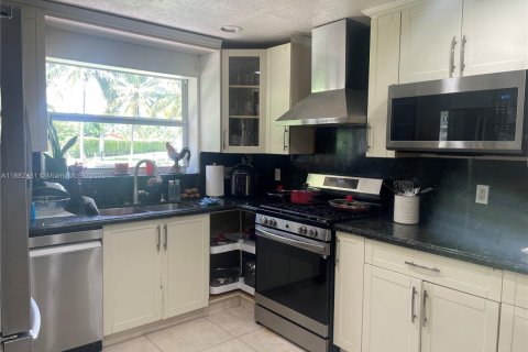 Casa en venta en Miami, Florida, 3 dormitorios, 141.4 m2 № 1929498 - foto 6