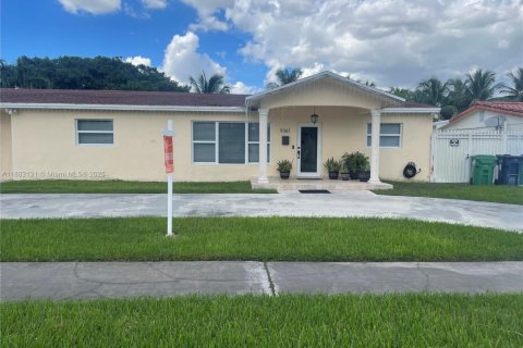 Casa en venta en Miami, Florida, 3 dormitorios, 141.4 m2 № 1929498 - foto 9