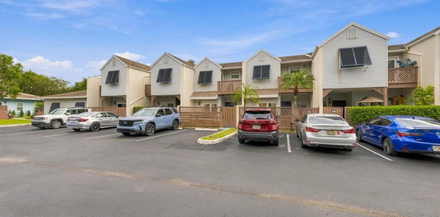 Touwnhouse à Margate, Floride 2 chambres, 111.39 m2 № 2439233