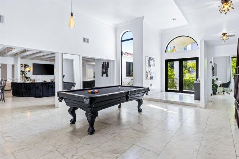Casa en venta en Miami, Florida, 8 dormitorios, 435.8 m2 № 1731161 - foto 5