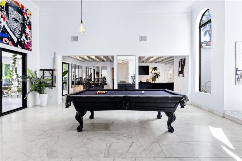 Casa en venta en Miami, Florida, 8 dormitorios, 435.8 m2 № 1731161 - foto 11