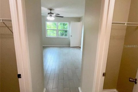 Condo in Saint Petersburg, Florida, 2 bedrooms № 2098550 - photo 19