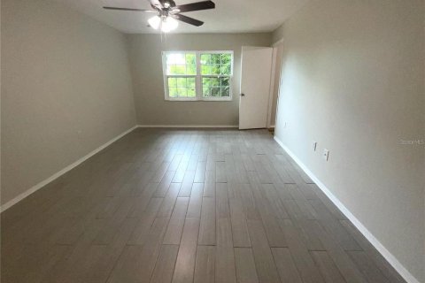 Condo in Saint Petersburg, Florida, 2 bedrooms № 2098550 - photo 20