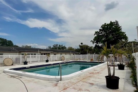 Condo in Saint Petersburg, Florida, 2 bedrooms № 2098550 - photo 23