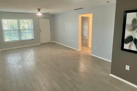 Condo in Saint Petersburg, Florida, 2 bedrooms № 2098550 - photo 4
