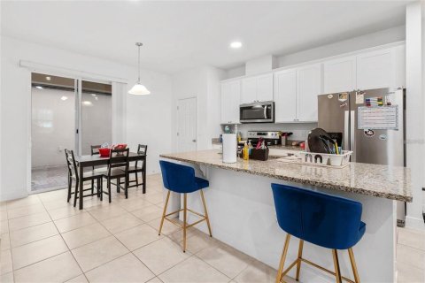 Townhouse in Winter Garden, Florida 3 bedrooms, 151.06 sq.m. № 1587327 - photo 4