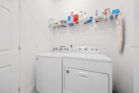 Townhouse in Winter Garden, Florida 3 bedrooms, 151.06 sq.m. № 1587327 - photo 19