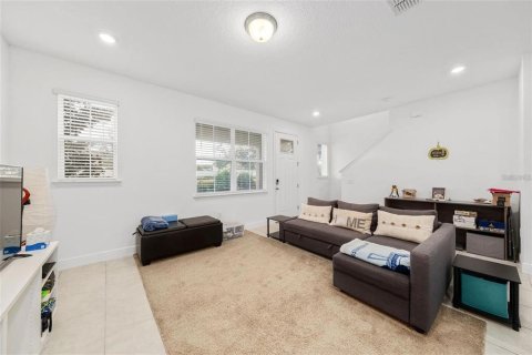 Townhouse in Winter Garden, Florida 3 bedrooms, 151.06 sq.m. № 1587327 - photo 9