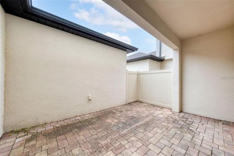 Townhouse in Winter Garden, Florida 3 bedrooms, 151.06 sq.m. № 1587327 - photo 23