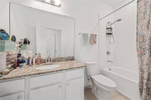 Townhouse in Winter Garden, Florida 3 bedrooms, 151.06 sq.m. № 1587327 - photo 14