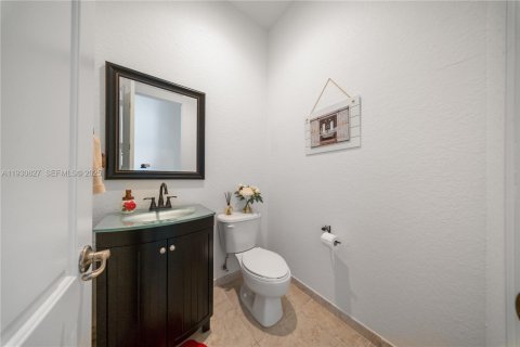 Купить виллу или дом в Хомстед, Флорида 4 спальни, 248.79м2, № 2035566 - фото 9