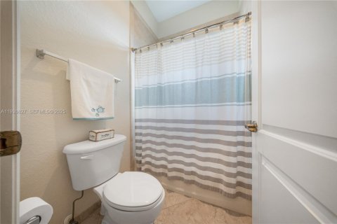 Купить виллу или дом в Хомстед, Флорида 4 спальни, 248.79м2, № 2035566 - фото 23