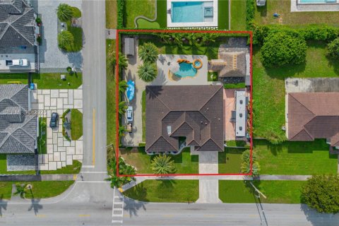 Купить виллу или дом в Хомстед, Флорида 4 спальни, 248.79м2, № 2035566 - фото 2
