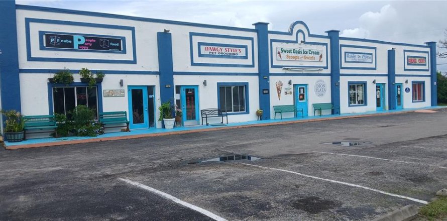 Propiedad comercial en Englewood, Florida 351.17 m2 № 2296978