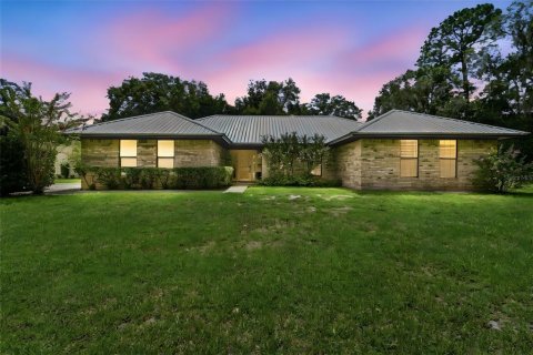 Villa ou maison à DeLand, Floride 3 chambres, 207.45 m2 № 2350135