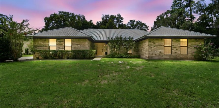 Casa en DeLand, Florida 3 dormitorios, 207.45 m2 № 2350135
