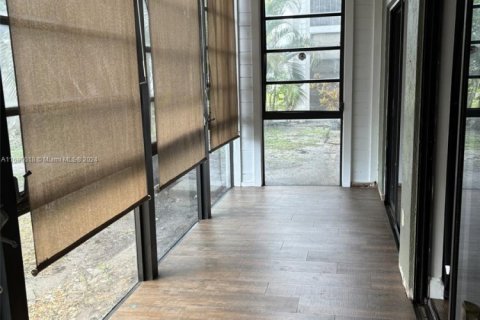 Condominio en venta en Hialeah, Florida, 2 dormitorios, 80.82 m2 № 1730284 - foto 24
